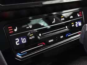 Volkswagen Passat (2022) thumbnail 25