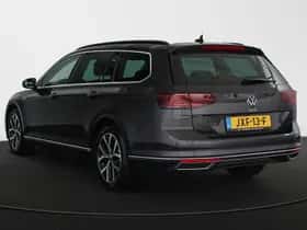 Volkswagen Passat (2022) thumbnail 4