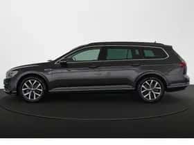 Volkswagen Passat (2022) thumbnail 35