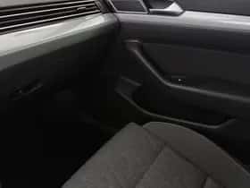 Volkswagen Passat (2022) thumbnail 46