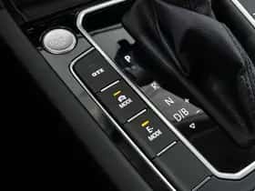 Volkswagen Passat (2022) thumbnail 48