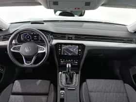 Volkswagen Passat (2022) thumbnail 7