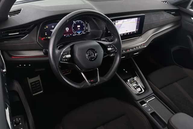 Škoda Octavia (2021) thumbnail 5