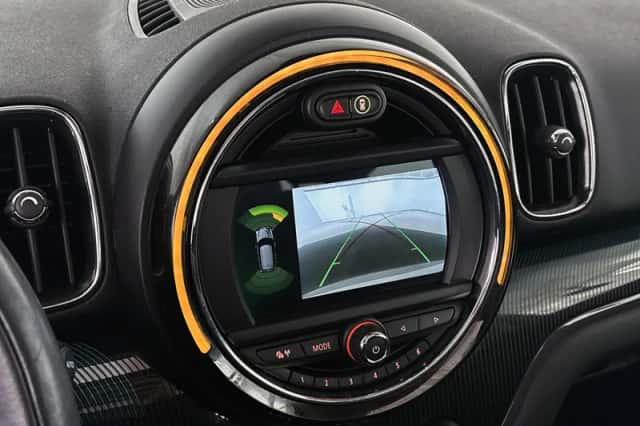 MINI Countryman (2018) thumbnail 16
