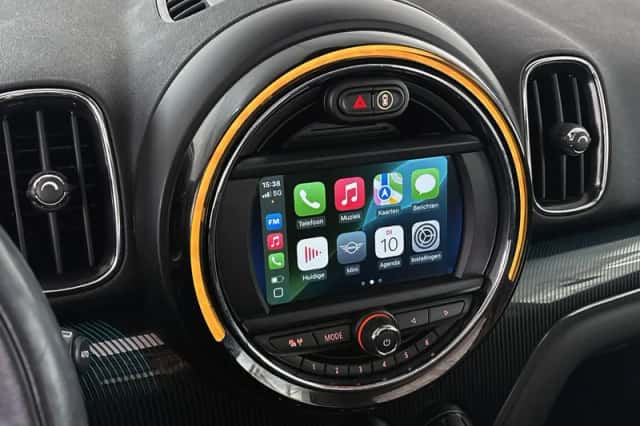 MINI Countryman (2018) thumbnail 17