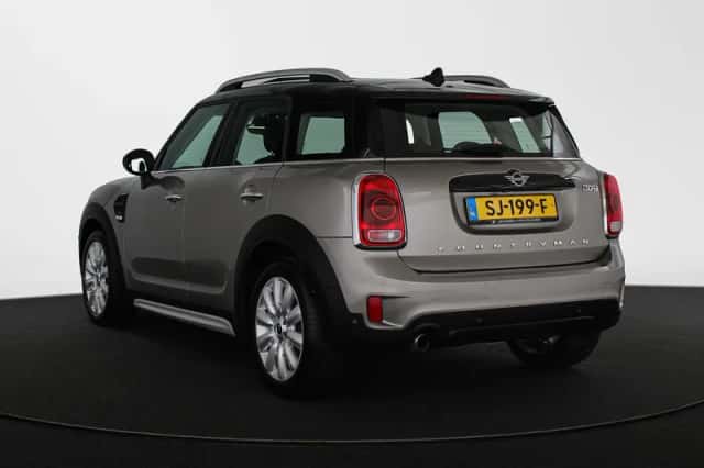 MINI Countryman (2018) thumbnail 4
