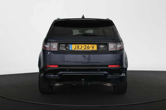 Land Rover Discovery Sport (2023) thumbnail 16
