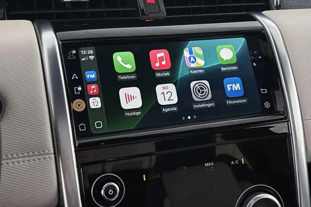 Land Rover Discovery Sport (2023) thumbnail 18