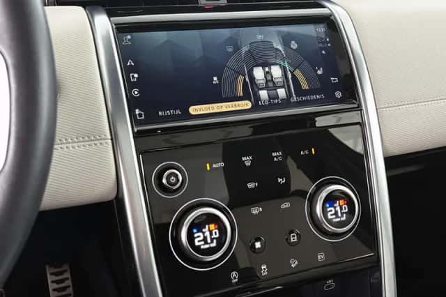 Land Rover Discovery Sport (2023) thumbnail 27