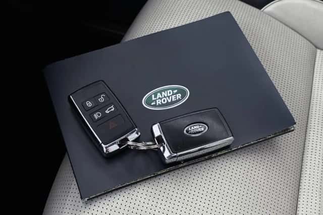 Land Rover Discovery Sport (2023) thumbnail 32