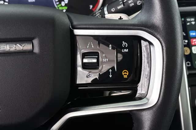 Land Rover Discovery Sport (2023) thumbnail 33