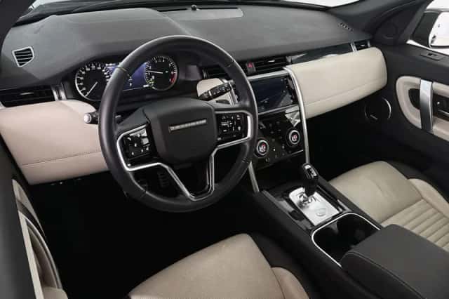 Land Rover Discovery Sport (2023) thumbnail 5