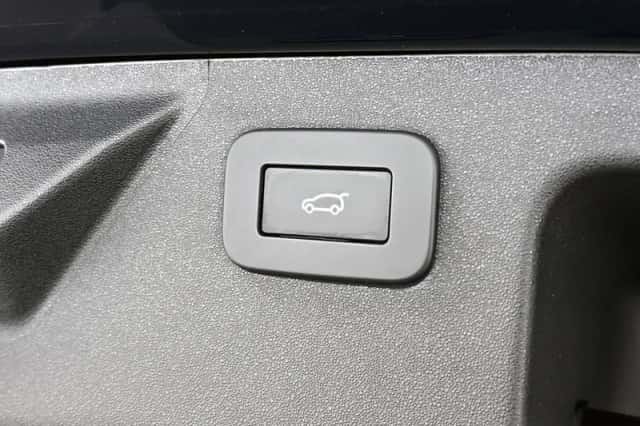 Land Rover Discovery Sport (2023) thumbnail 43