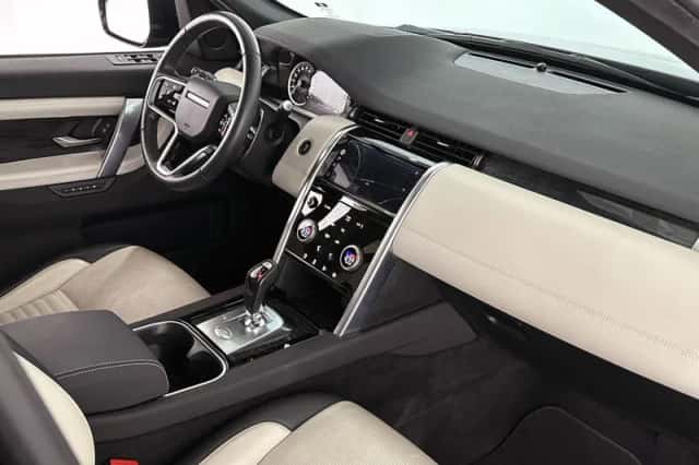 Land Rover Discovery Sport (2023) thumbnail 44
