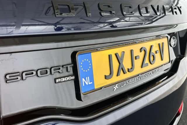 Land Rover Discovery Sport (2023) thumbnail 45