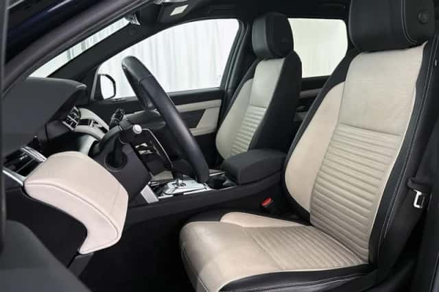 Land Rover Discovery Sport (2023) thumbnail 6