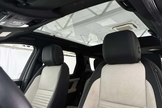 Land Rover Discovery Sport (2023) thumbnail 8