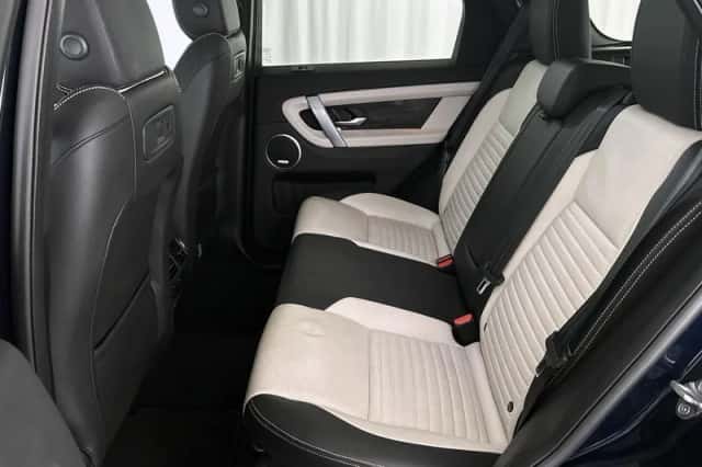 Land Rover Discovery Sport (2023) thumbnail 9