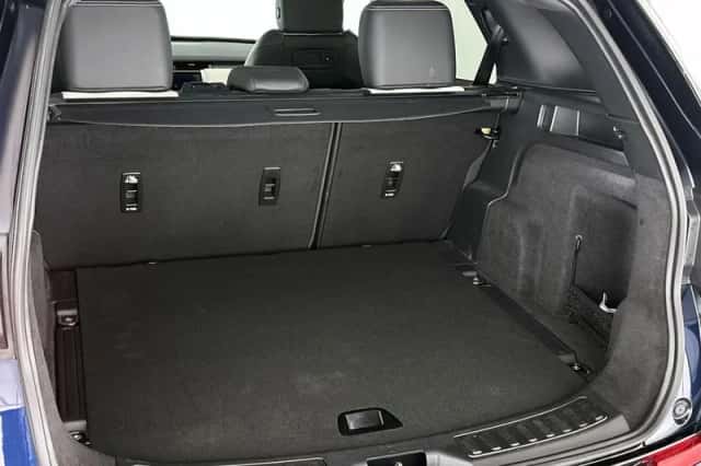 Land Rover Discovery Sport (2023) thumbnail 10
