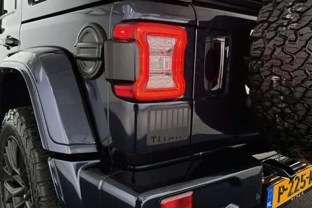 Jeep Wrangler (2022) thumbnail 24