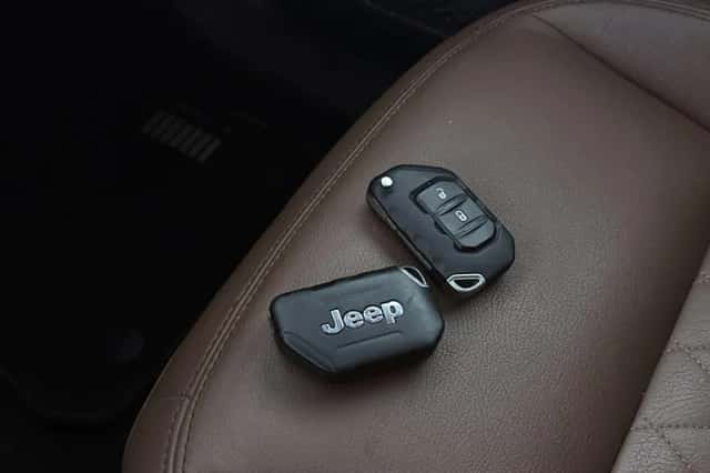 Jeep Wrangler (2022) thumbnail 32