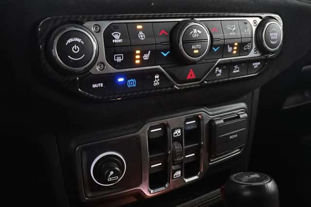 Jeep Wrangler (2022) thumbnail 47
