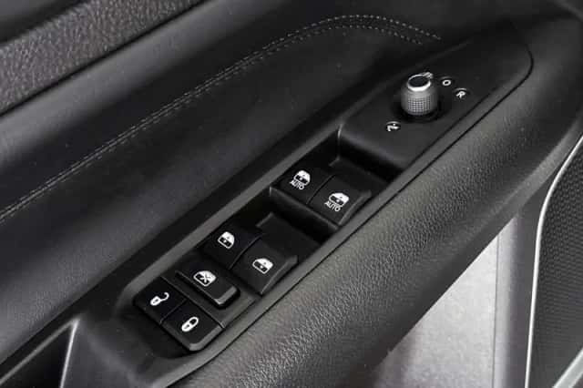 Jeep Compass (2023) thumbnail 28