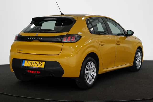 Peugeot 208 (2023) thumbnail 3