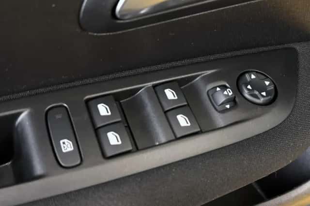 Peugeot 208 (2023) thumbnail 24