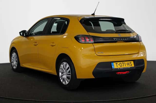 Peugeot 208 (2023) thumbnail 4