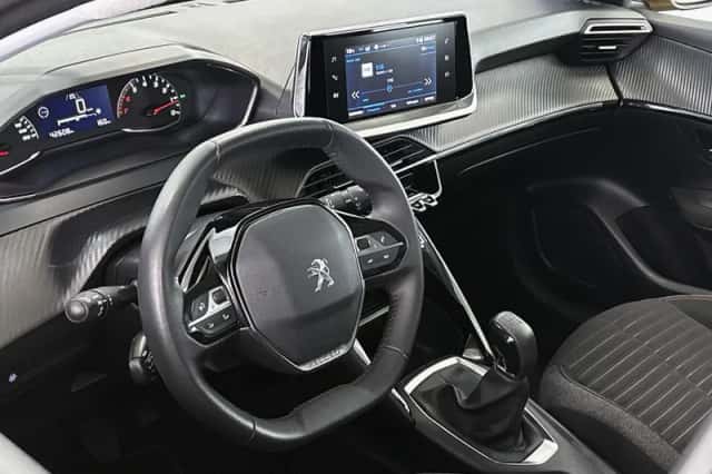Peugeot 208 (2023) thumbnail 5