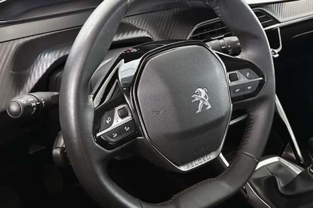 Peugeot 208 (2023) thumbnail 8