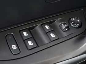 Peugeot 2008 (2021) thumbnail 29