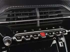Peugeot 2008 (2021) thumbnail 38