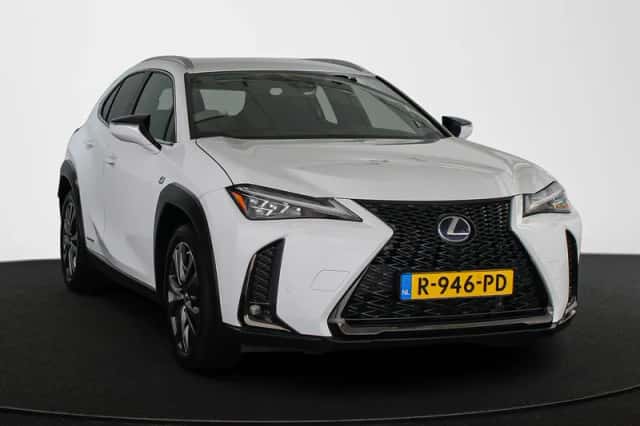 Lexus UX (2019) thumbnail 2