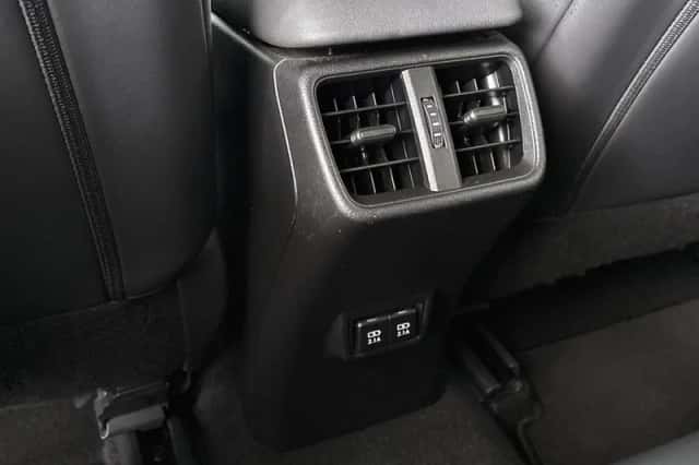 Lexus UX (2019) thumbnail 12
