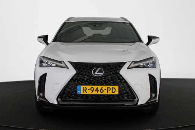 Lexus UX (2019) thumbnail 14