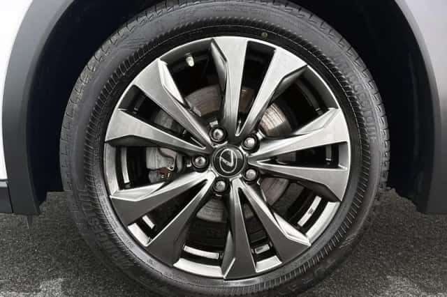 Lexus UX (2019) thumbnail 23
