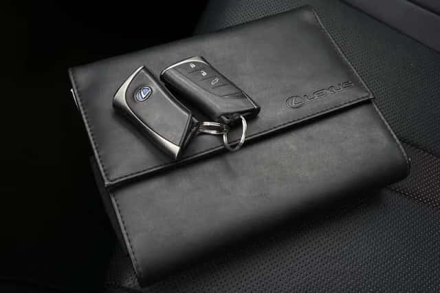 Lexus UX (2019) thumbnail 31