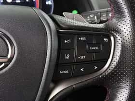 Lexus UX (2019) thumbnail 32