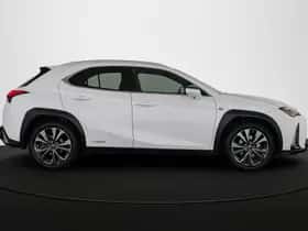 Lexus UX (2019) thumbnail 36