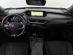 Lexus UX (2019) thumbnail 37