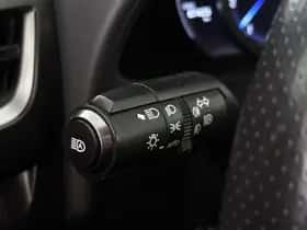 Lexus UX (2019) thumbnail 41