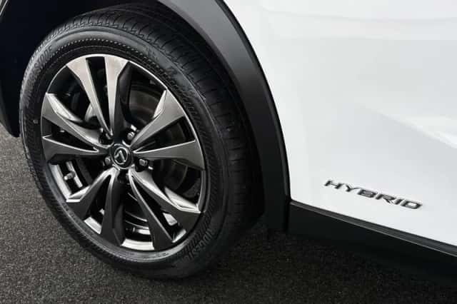 Lexus UX (2019) thumbnail 42