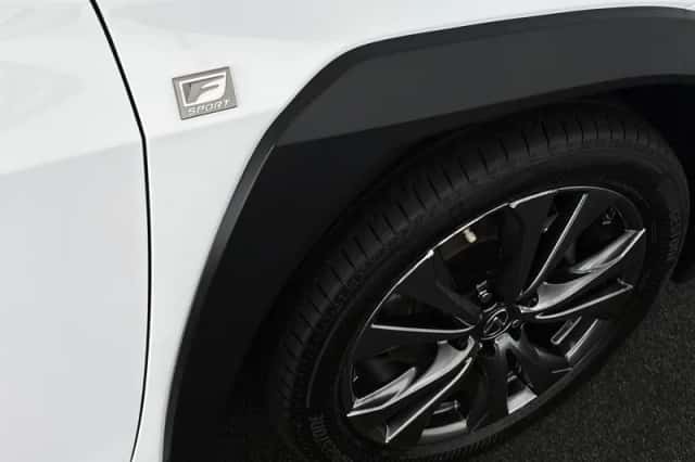 Lexus UX (2019) thumbnail 43