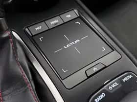Lexus UX (2019) thumbnail 46