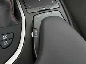 Lexus UX (2019) thumbnail 47