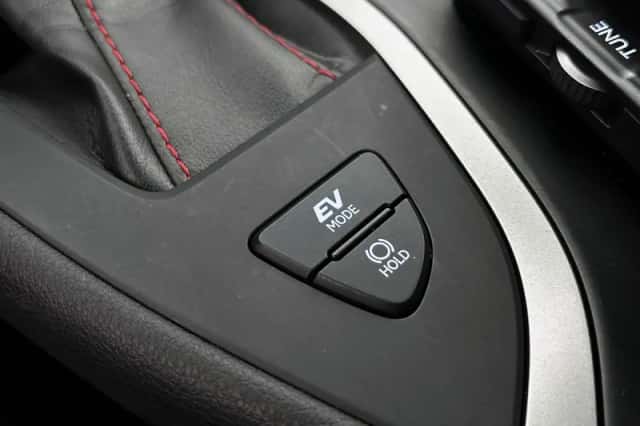 Lexus UX (2019) thumbnail 52