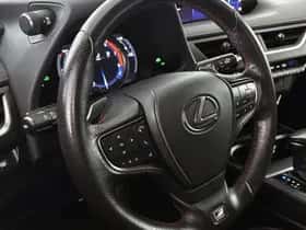 Lexus UX (2019) thumbnail 8