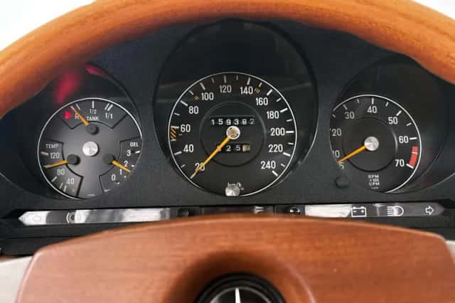 Mercedes-Benz SL-Klasse (1972) thumbnail 11